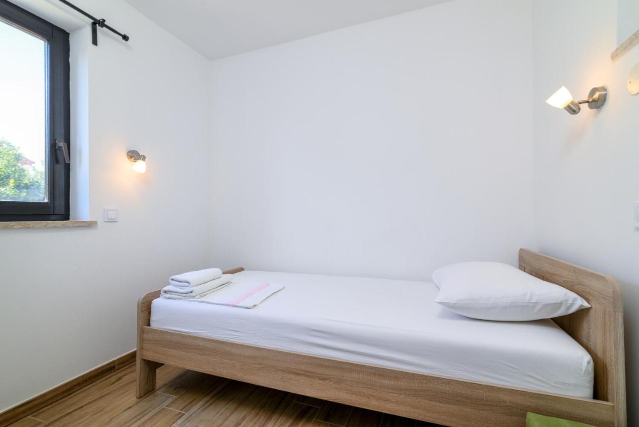 Apartments With A Parking Space Premantura, Medulin - 2228 المظهر الخارجي الصورة